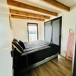 Houseboat In Amsterdam 6-Pax Amsterdam