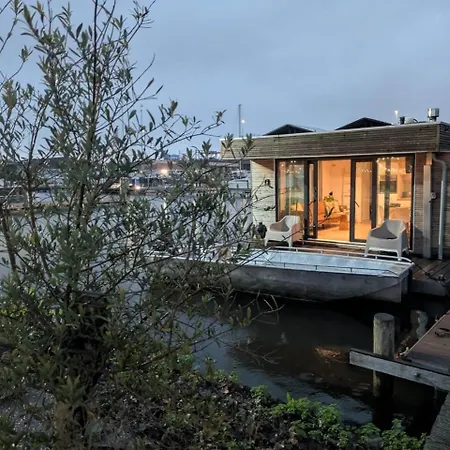 Houseboat In 6-pax Amsterdam