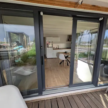 Houseboat In 6-pax Botel