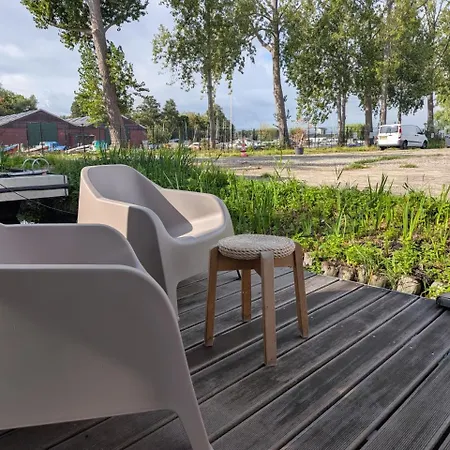 Botel Houseboat In 6-pax