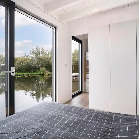 Houseboat In 6-pax Amsterdam